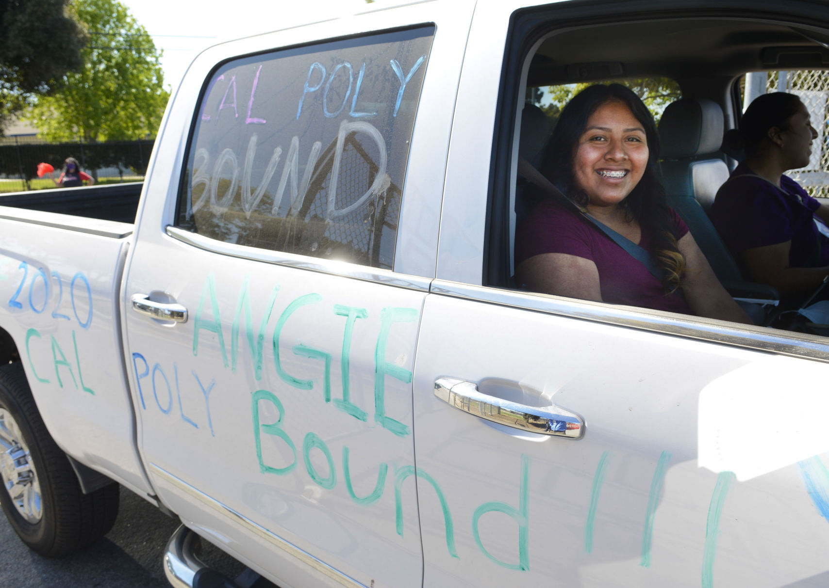 051120 SMHS gowns 05.jpg